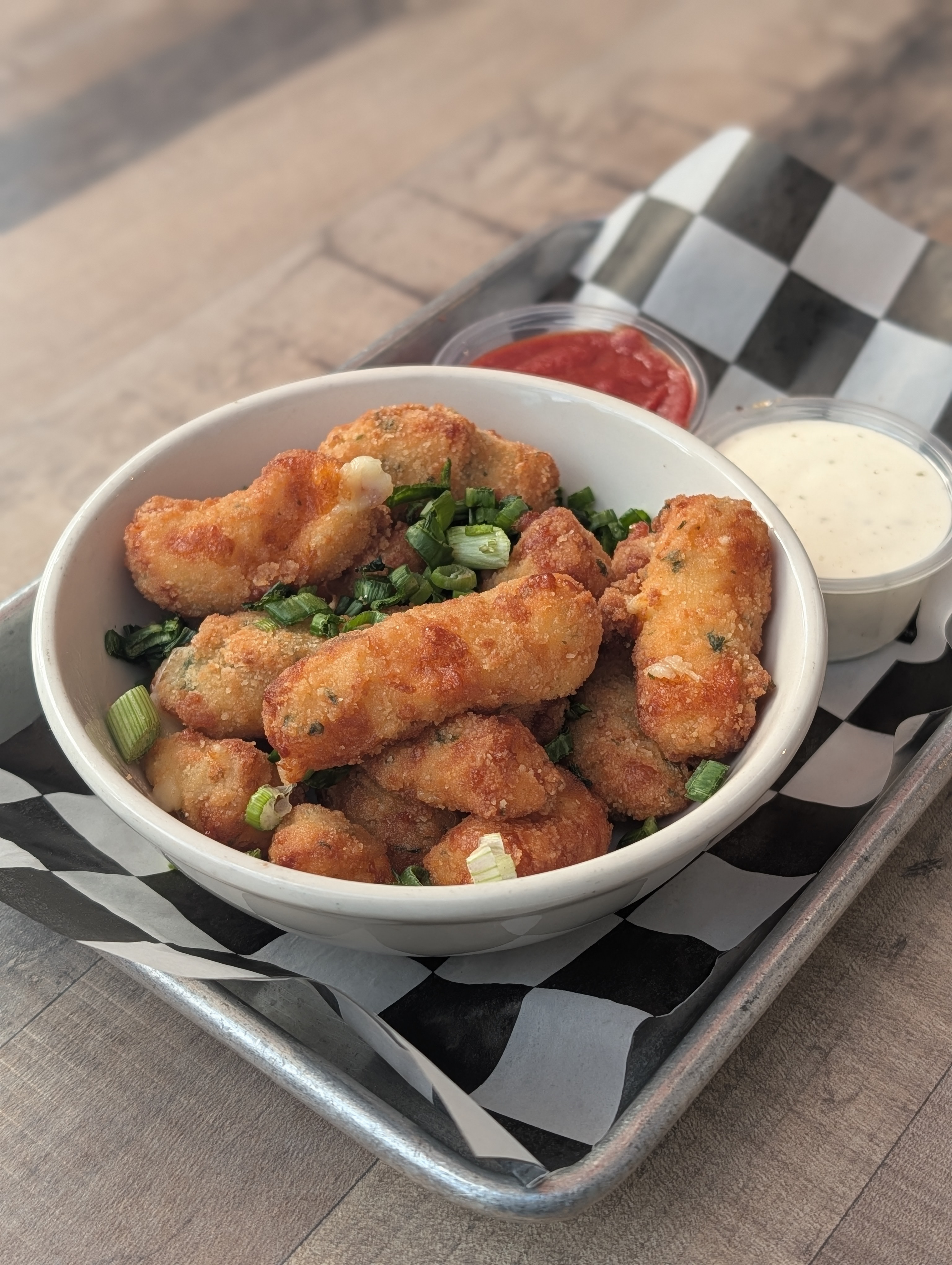Fried Garlic Cheese Curds